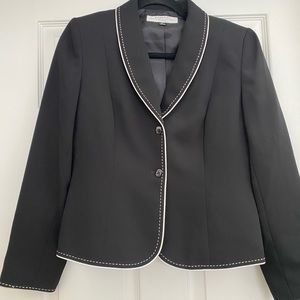 Tahari blazer